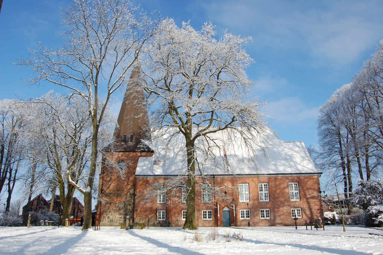 Kirche im Schnee